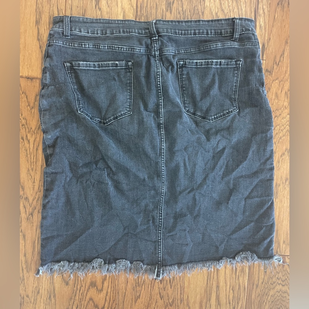 Black Denim Button-Front Skirt - Picture 3 of 3